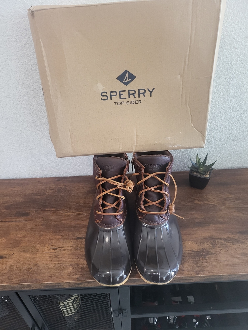 Sperry Women's Saltwater Duck Boots Tan/Dark Brown Waterproof Size 9 with Box